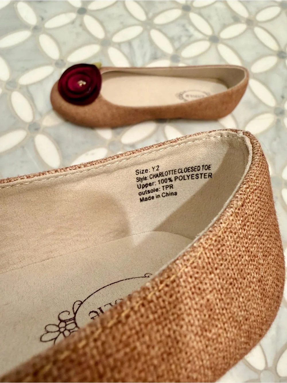 Joyfolie Girls Charlotte Closed Toe Flat Shoes Berry Brown Burgundy Size Y2 NWOT
